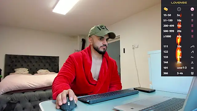 supermanboy94 online show from April 29, 5:12 am
