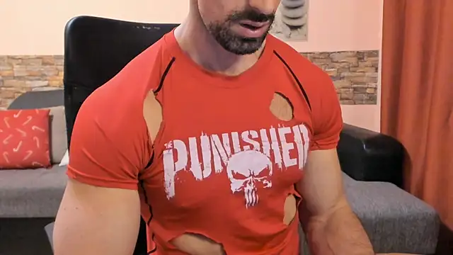 HotHunkTrainer online show from May 17, 10:55 am