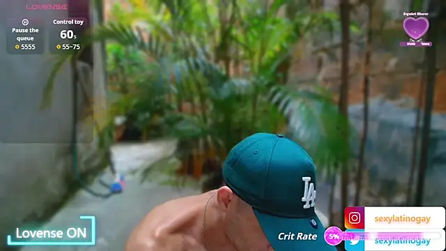 sexyboycolombi4 online show from May 17, 10:17 pm