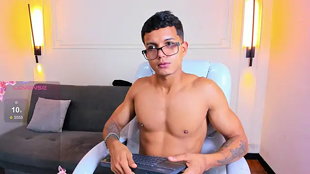 Paradise boy s online show from May 7, 3:34 pm