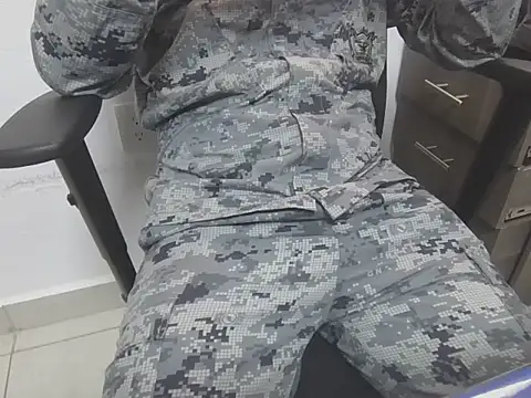 militar98Y15 online show from July 1, 7:58 pm