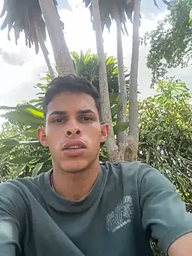 7ShaunkHend  online show from July 27, 3:52 pm
