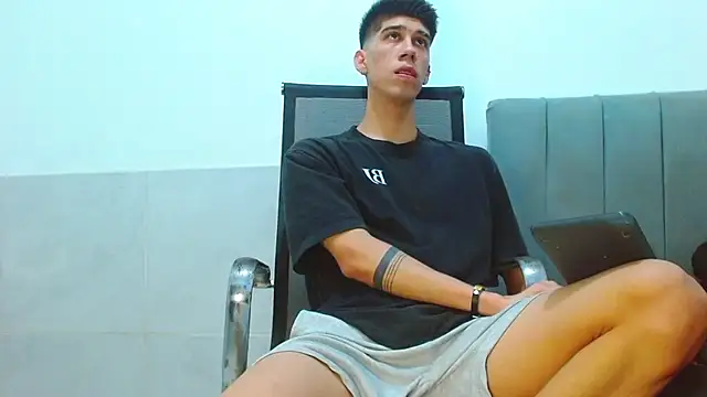 jhony-sex online show from May 3, 9:45 am