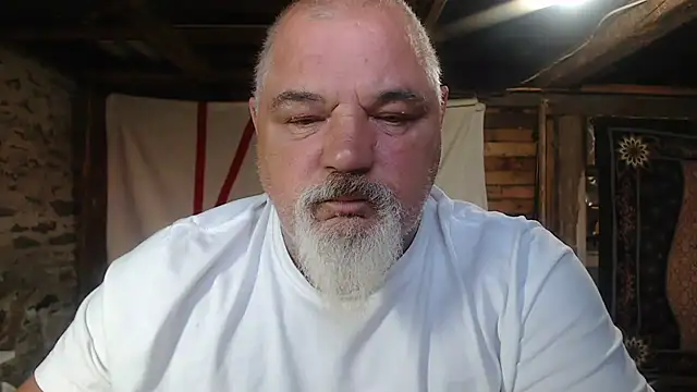 Newfiesausage1972 online show from July 22, 12:41 pm