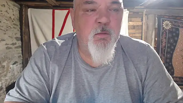Newfiesausage1972 online show from May 13, 11:18 am