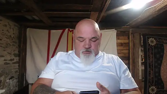 Newfiesausage1972 online show from July 23, 11:40 am