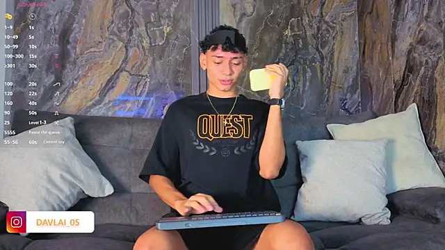 Daviid laidd online show from May 4, 8:43 pm