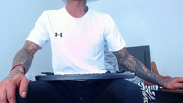 jeilerth online show from August 3, 1:59 am