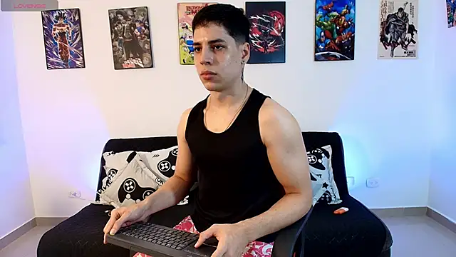 jonathanjoestar  online show from April 27, 11:10 pm