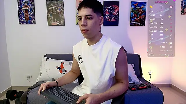 jonathanjoestar  online show from May 12, 12:41 am