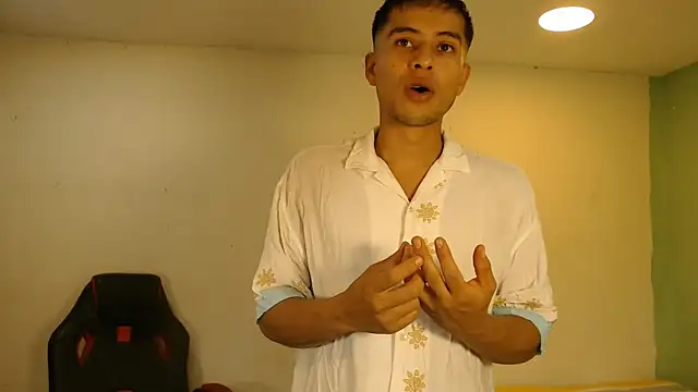 danielitopapuu online show from May 8, 4:51 pm