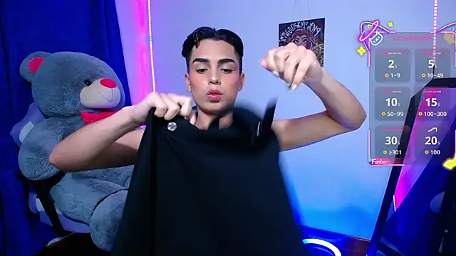 OwenBluee online show from June 1, 8:25 am