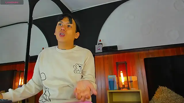 yossi peach cute online show from May 19, 8:37 pm