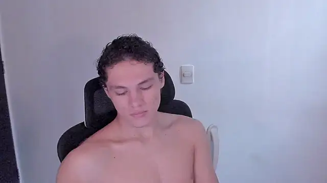 laurent nova online show from April 29, 4:22 pm