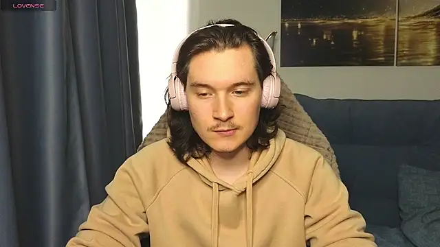 MoreRealAlex online show from August 2, 10:46 am