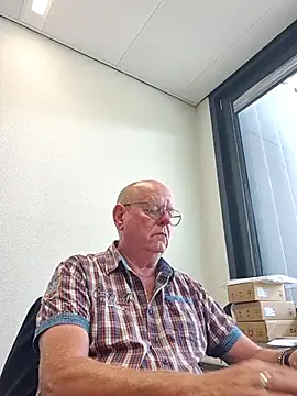 andrejoyfull64 online show from July 22, 9:23 am