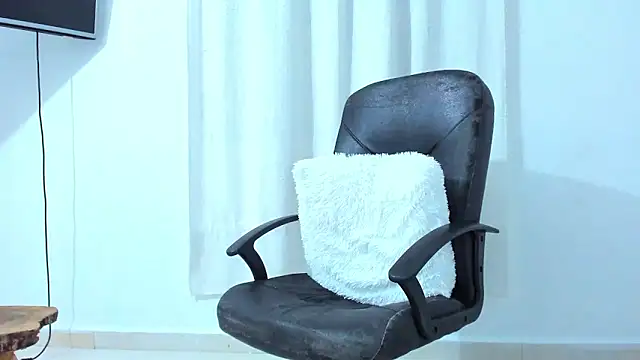 Chandler ken online show from April 29, 2:38 am