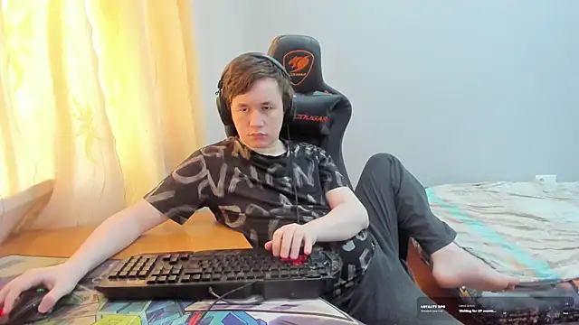 iliaskrislove online show from August 3, 10:21 am