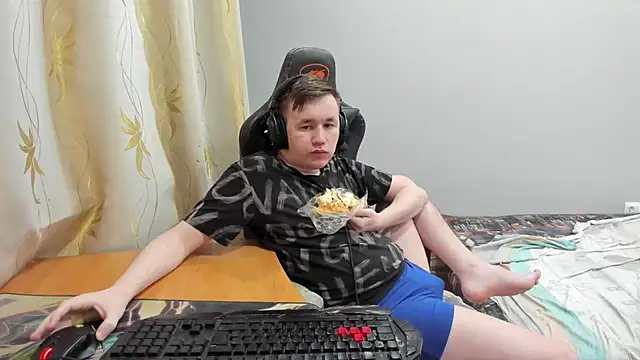 iliaskrislove online show from April 30, 9:19 pm