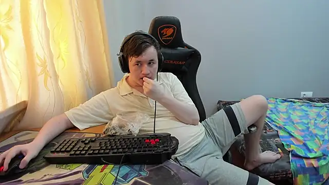 iliaskrislove online show from July 16, 10:33 am