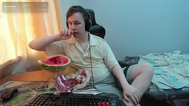 iliaskrislove online show from July 28, 4:09 am