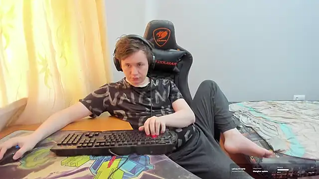 iliaskrislove online show from August 4, 11:26 am