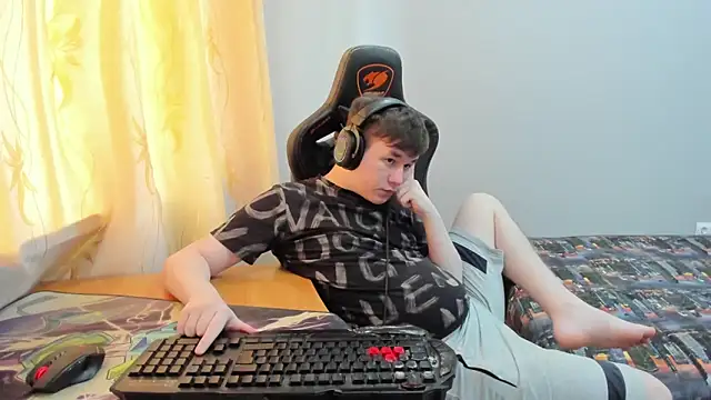 iliaskrislove online show from May 17, 10:44 am