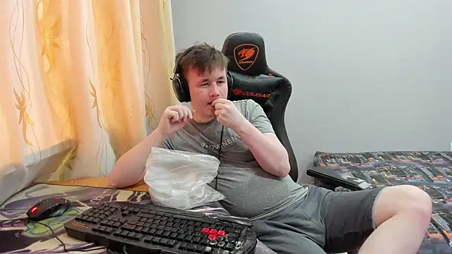 iliaskrislove online show from May 15, 12:41 am