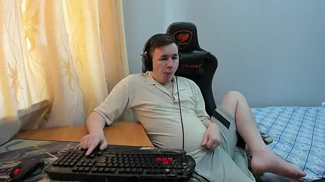iliaskrislove online show from May 8, 9:43 am