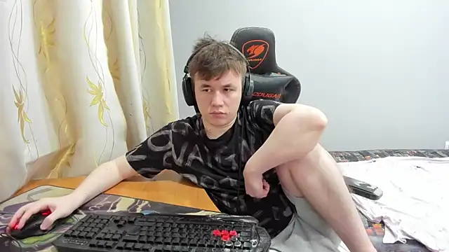 iliaskrislove online show from May 12, 9:34 pm