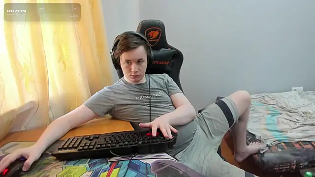 iliaskrislove online show from July 31, 4:45 am