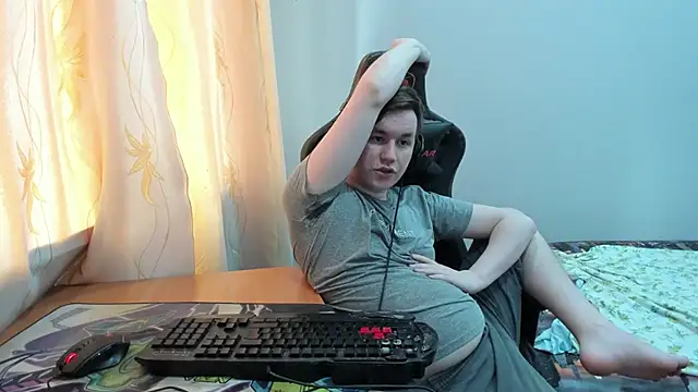iliaskrislove online show from June 4, 2:34 pm
