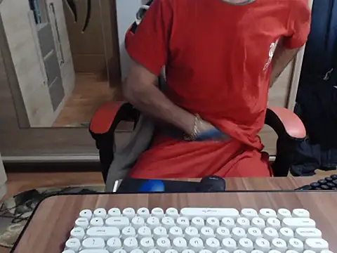 uncutguy01 online show from November 3, 5:44 am