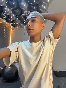 alejo cute online show from August 3, 1:39 pm