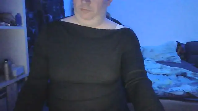 ShyBoy1982 online show from May 16, 9:13 pm