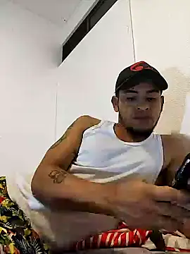 sexylatino22 online show from January 3, 3:49 am