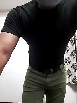 Guyinshortss online show from June 18, 8:14 pm