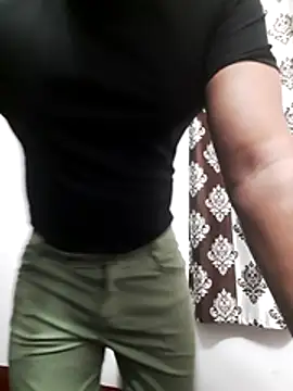 Guyinshortss online show from July 10, 8:21 pm