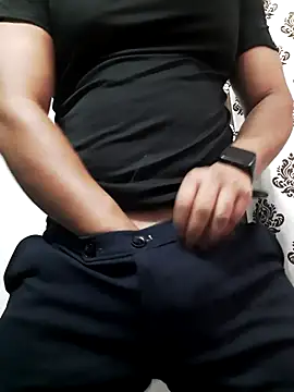 Guyinshortss online show from July 11, 8:22 pm
