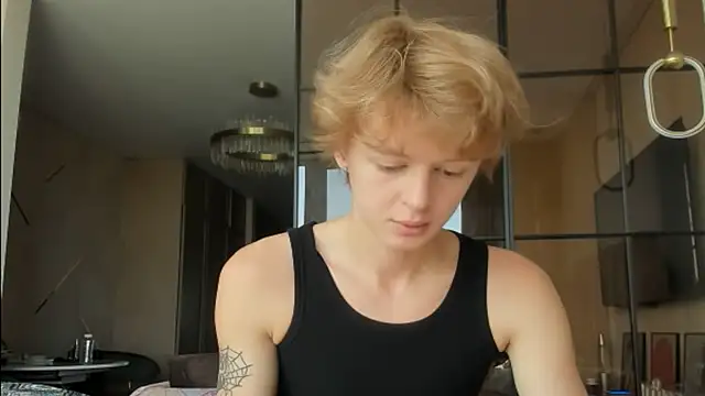 agelandreww online show from May 21, 6:09 am