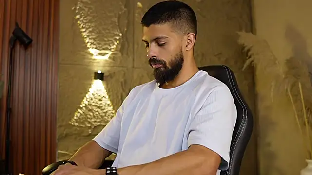DannSaenz online show from June 8, 3:24 pm