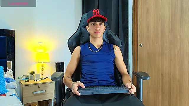  CamiloBass online show from May 14, 1:58 am