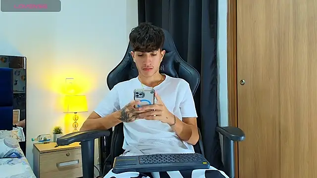  CamiloBass online show from May 8, 12:44 am
