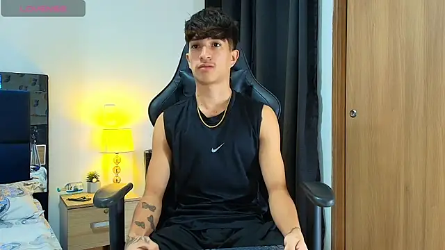  CamiloBass online show from May 5, 1:07 am