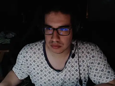 thealfawolf01 online show from May 5, 4:47 am