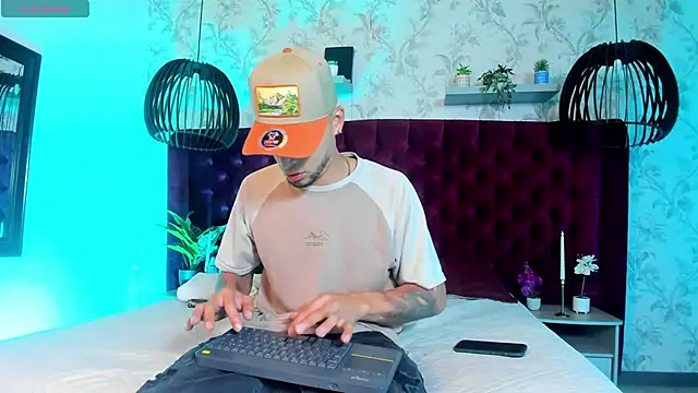 DrakeNeumann online show from May 12, 3:48 am