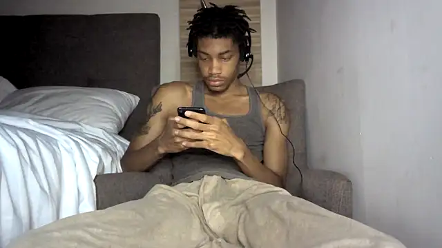 Skinnyblackman online show from May 13, 4:42 am