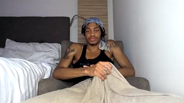 Skinnyblackman online show from May 2, 1:30 am