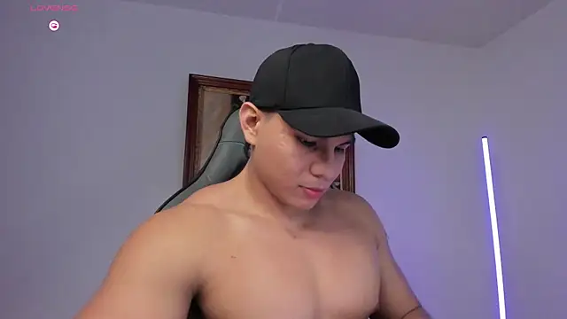RoyConstance online show from July 4, 4:48 am