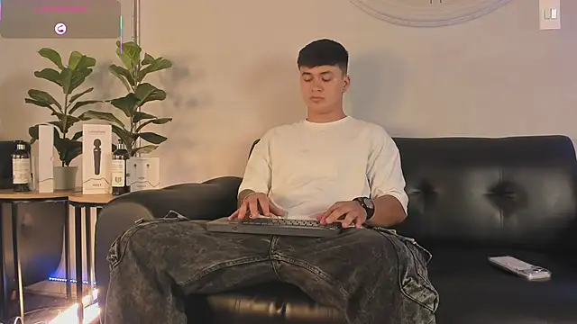Cristopher strong online show from May 2, 1:36 pm